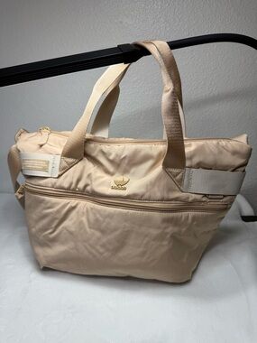 Adidas Originals Unisex-Adult Originals Puffer Shopper Tote Bag.